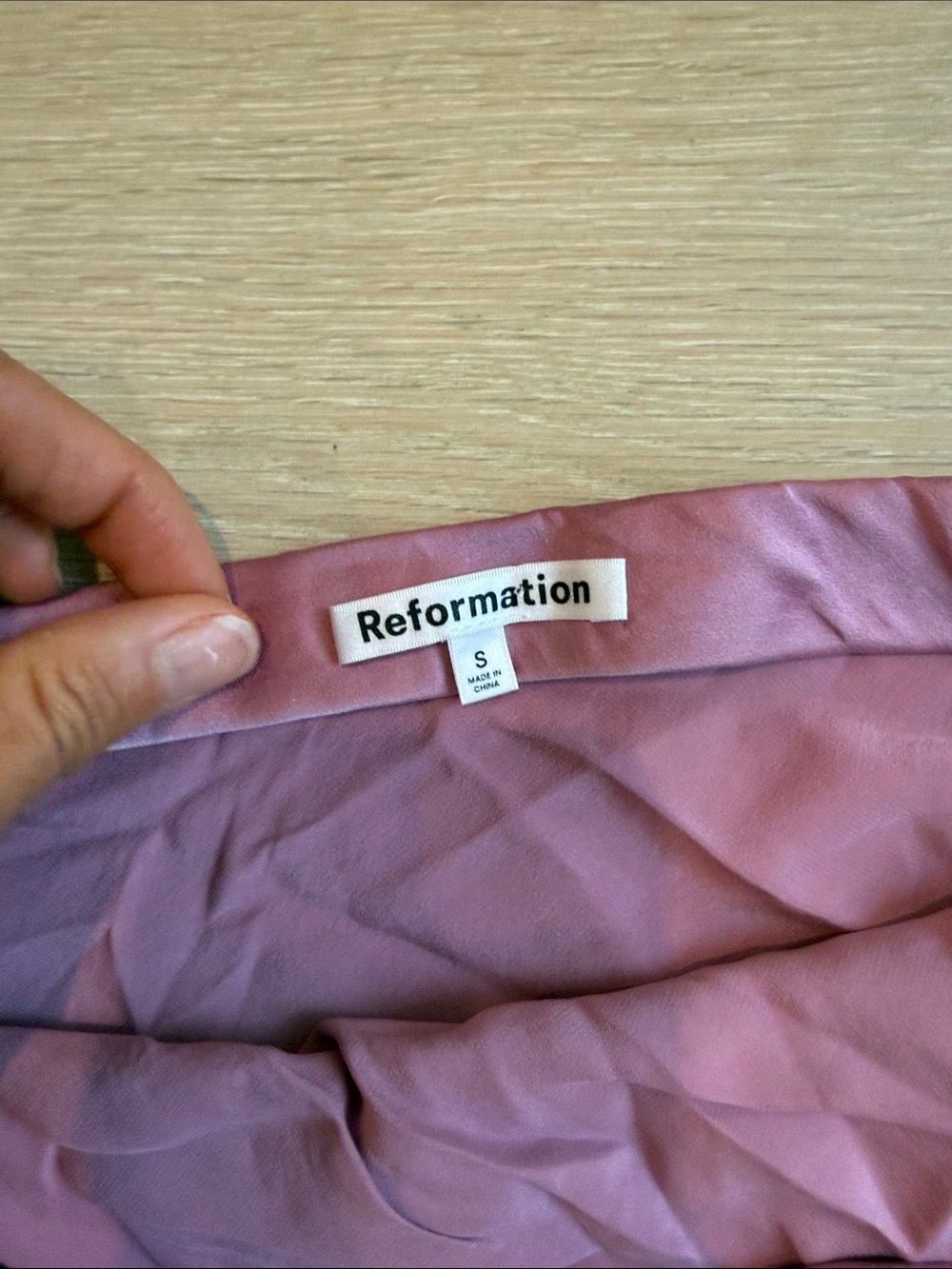 Reformation silk spritz top in sugar plum - Picture 3 of 4